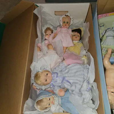 Various vintage dolls