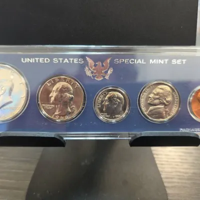 Sale Photo Thumbnail #19: United States Special Mint Set Coins in Case