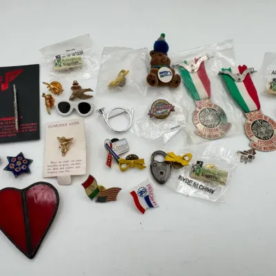 Vintage Pins And Lapel Pins