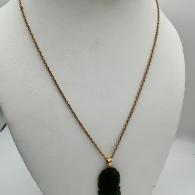 Stamped 750 Gold Necklace With Jade Pendant