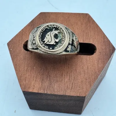 WSU Cougars Class Ring
