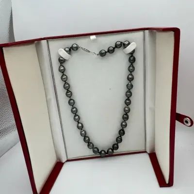14K Gold Clasp Black Pearl Necklace