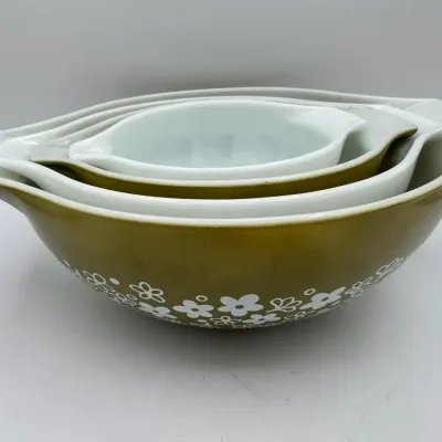 Vintage Pyrex Nesting Bowls