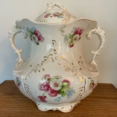 Torquay 410 Haynes Balt Ironstone Wild Rose Chamber Pot