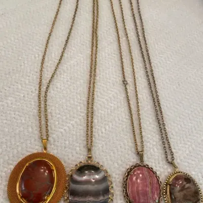 Cabochon Cut Stone Necklaces 