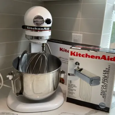 KitchenAid Mixer With Spiralizer And Pasta Roller/cutter