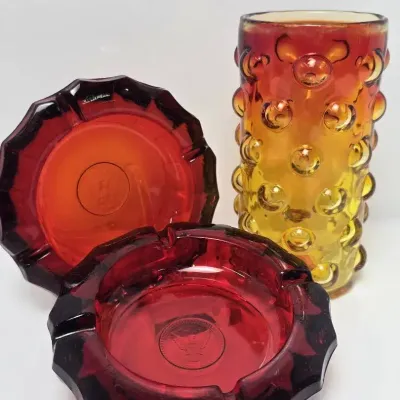 Bischoff Amberina Vase 6.25" & Fostoria Ruby Coin Glass Ashtrays 