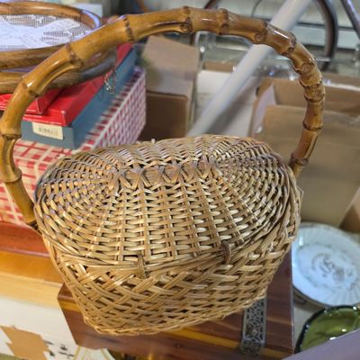 Sale Photo Thumbnail #53: Vintage Wicker Basket Purse with Bamboo Handle
