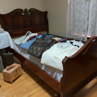 Sale Photo Thumbnail #9: Victorian Era Mahogany Sleigh Bed