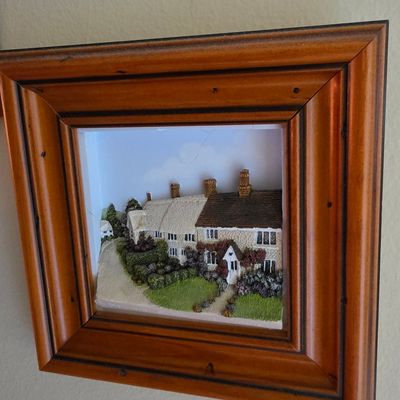 Sale Photo Thumbnail #102: Lilliput Lane 3D Cottage Diorama