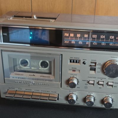 Sale Photo Thumbnail #61: General Electric 7-4990A AM/FM Stereo Clock Radio Cassette Recorder