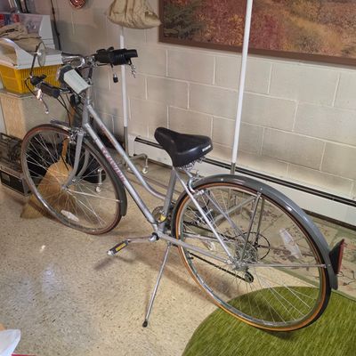 Sale Photo Thumbnail #25: 1984 Schwinn World Tourist Cruiser Bike