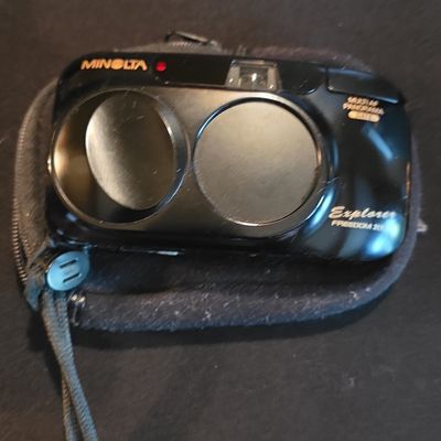 Sale Photo Thumbnail #93: Minolta Explorer Freedom Zoom 200 QD Panorama Date