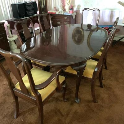 Sale Photo Thumbnail #15: Mahogany Ethan Allen Queen Anne style dining table w/ 2 leaves