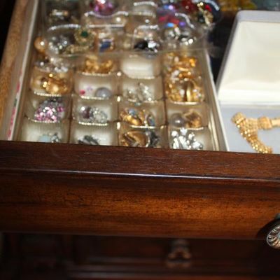 Sale Photo Thumbnail #498