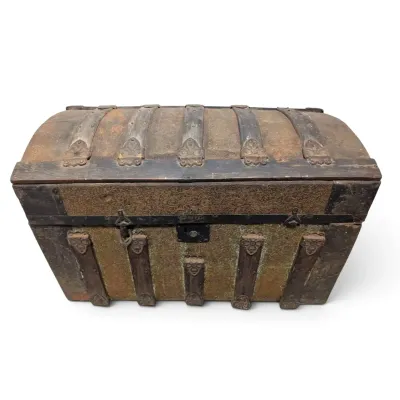 Round Top Steamer Trunk (29" x 16" ) 