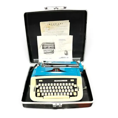 Royal Custom III Portable Typewriter-features “Magic Margin” (1970’s)