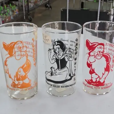 Sale Photo Thumbnail #328: Snow White and the Seven Dwarfs Character Glasses Trio