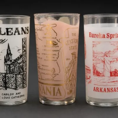 Sale Photo Thumbnail #315: Assorted Souvenir State Glass Tumblers