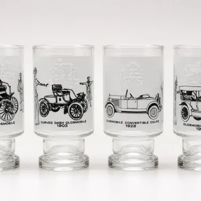 Sale Photo Thumbnail #9: Oldsmobile Automobile Glass Tumbler Set