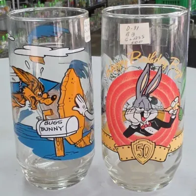 Sale Photo Thumbnail #339: Looney Tunes Bugs Bunny Glass Tumblers Pair