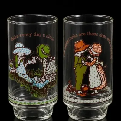 Sale Photo Thumbnail #26: Holly Hobbie Glass Tumbler Pair