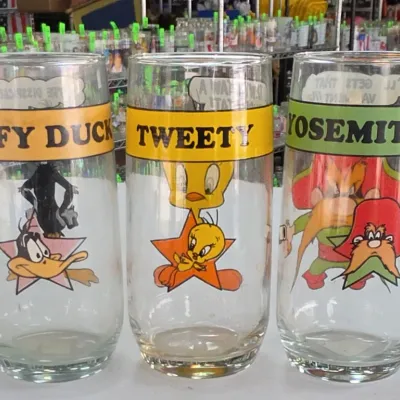 Sale Photo Thumbnail #362: Looney Tunes Character Glass Tumblers Trio