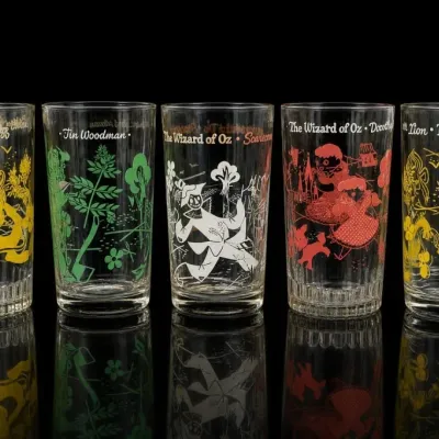 Sale Photo Thumbnail #120: The Wizard of Oz Character Glasses Set
