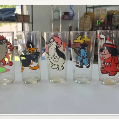 Sale Photo Thumbnail #98: Set of Five Warner Bros Character Glasses