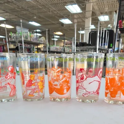 Sale Photo Thumbnail #266: Set of Five Looney Tunes Character Glasses