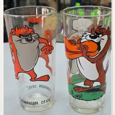 Sale Photo Thumbnail #165: Tasmanian Devil Character Glass Tumblers Pair