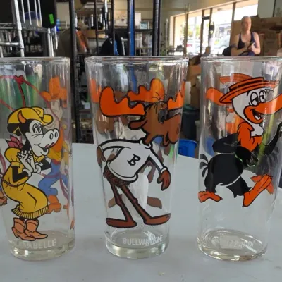 Sale Photo Thumbnail #269: Bullwinkle and Friends Character Glasses Set