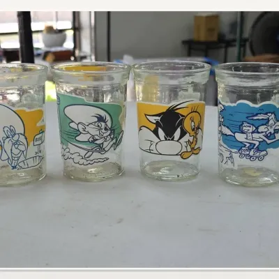Sale Photo Thumbnail #47: Looney Tunes Character Glass Tumbler Set