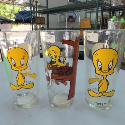Sale Photo Thumbnail #179: Tweety Character Glass Tumbler Trio