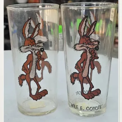 Sale Photo Thumbnail #160: Pair of Wile E. Coyote Glasses