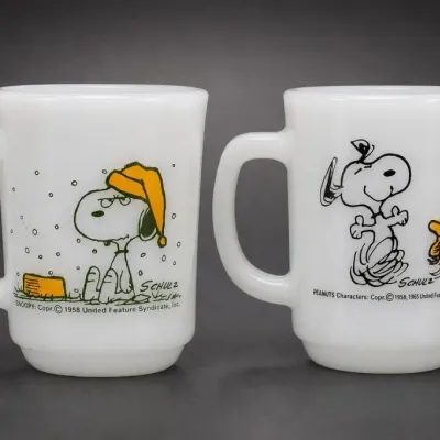 Sale Photo Thumbnail #185: Pair of Peanuts Snoopy Glass Mugs
