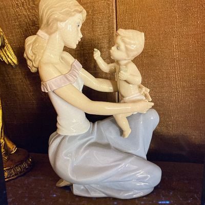 Lladro #6705 “One For You, One For Me” Porcelain Woman w Baby