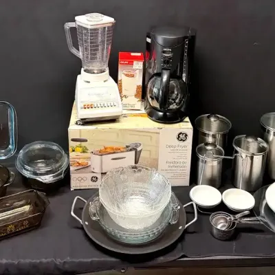 GE Deep Fryer, Osterizer Galaxie Blender, Krups Coffee Maker & Kitchenware Collection
