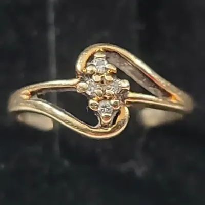 10K Gold Diamond Swirl Cluster Ring