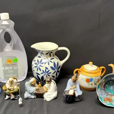 Vintage Japanese Tea Set, Imari Style Porcelain, Oil Lamp & Asian Decor