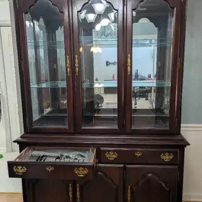 Kincaid Cherry Mountain III Lighted China Cabinet with Oneida Flatware Set