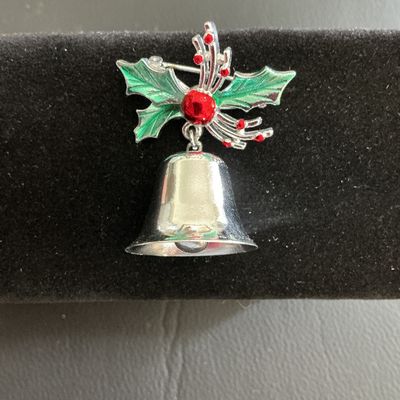 Sale Photo Thumbnail #152: Vintage Christmas fashion Brooch 
Please see attached pictures
