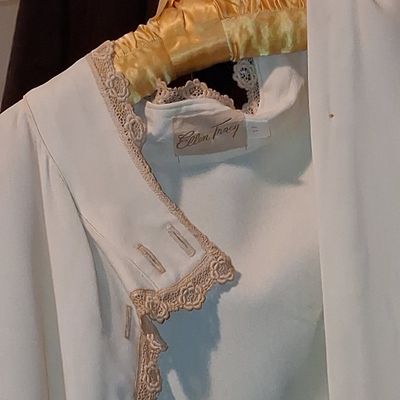 Sale Photo Thumbnail #624: Vintage Ellen Tracy Cream Lace Trim Blouse