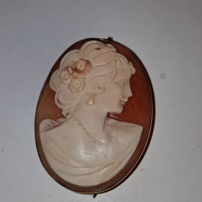 Sale Photo Thumbnail #598: Vintage Hand-Carved Shell Cameo Brooch in Gold-Filled Setting