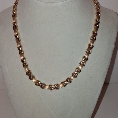 14K Yellow Gold X-Link 'Hugs and Kisses' Necklace