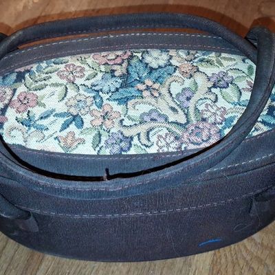 Sale Photo Thumbnail #933: Vintage Floral Tapestry Train Case / Cosmetic Bag