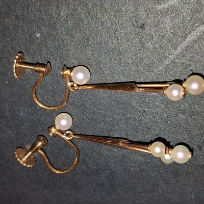 Sale Photo Thumbnail #99: Mid-Century 14k Yellow Gold Cultured Pearl Drop Screw-Back Earrings