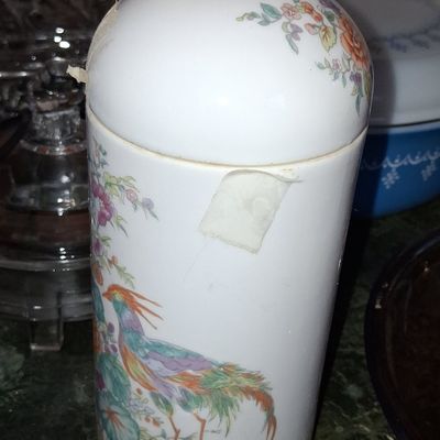 Sale Photo Thumbnail #1005: Elizabeth Arden Vintage Porcelain Vanity Jar