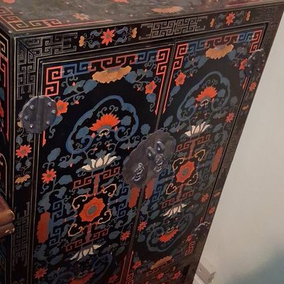 Sale Photo Thumbnail #79: Vintage Chinese Export Black Lacquer Cabinet with Polychrome Floral Motifs