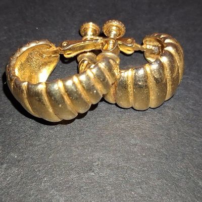 Sale Photo Thumbnail #802: Monet Gold-Tone Ribbed Hoop Clip-On Earrings